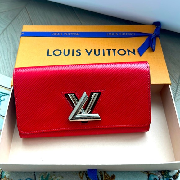 Authentic LV wallet in good used condition - Picture 1 of 7